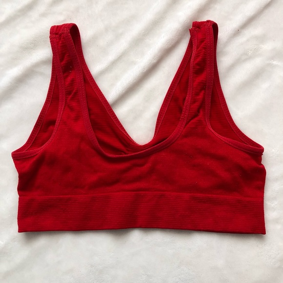 Simple Sports Bra - Picture 2 of 5